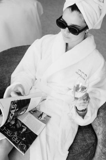 Spa Villa Roubia, Aude, Femme en peignoir