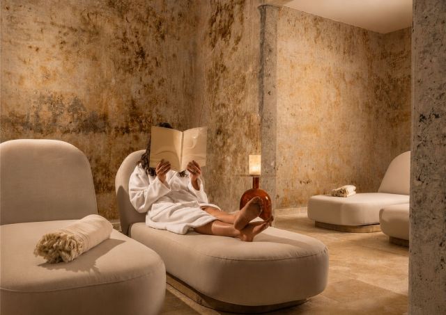 Salle de Repos avec transat au Spa de Villa Roubia