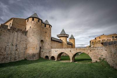 Cité médiévale de Carcassonne et ses remparts, site UNESCO à visiter depuis la Villa Roubia