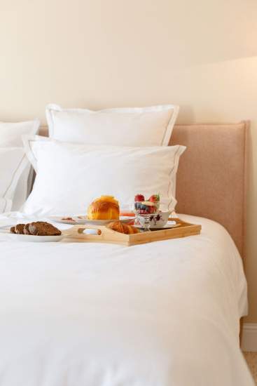 Accueil petit-déjeuner en chambre pour les participants de séminaires à la Villa Roubia