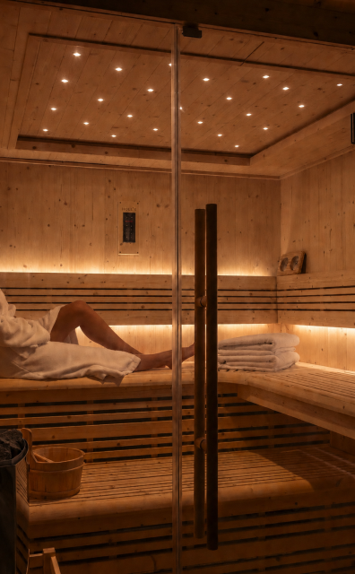 Sauna au Spa de Villa Roubia, chaleureux et instimiste.